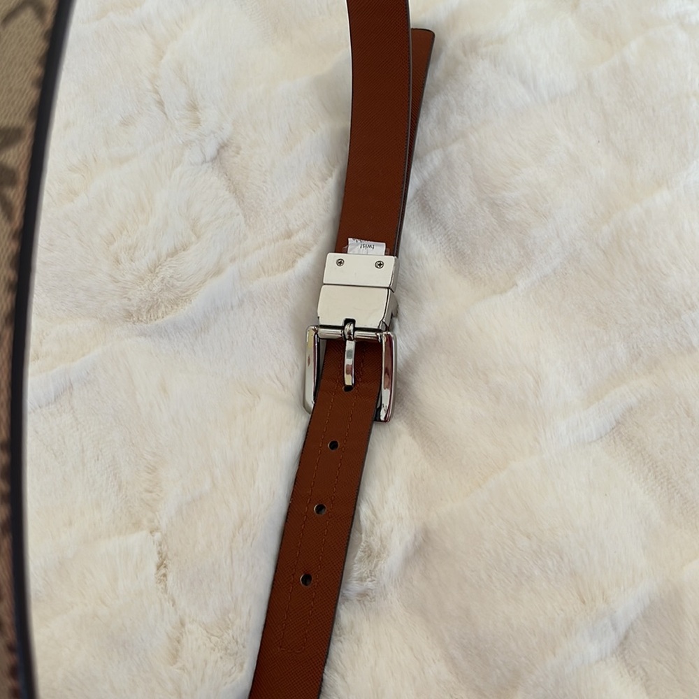 Michael Kors Womens Reversible Belt - Picture 3 of 7